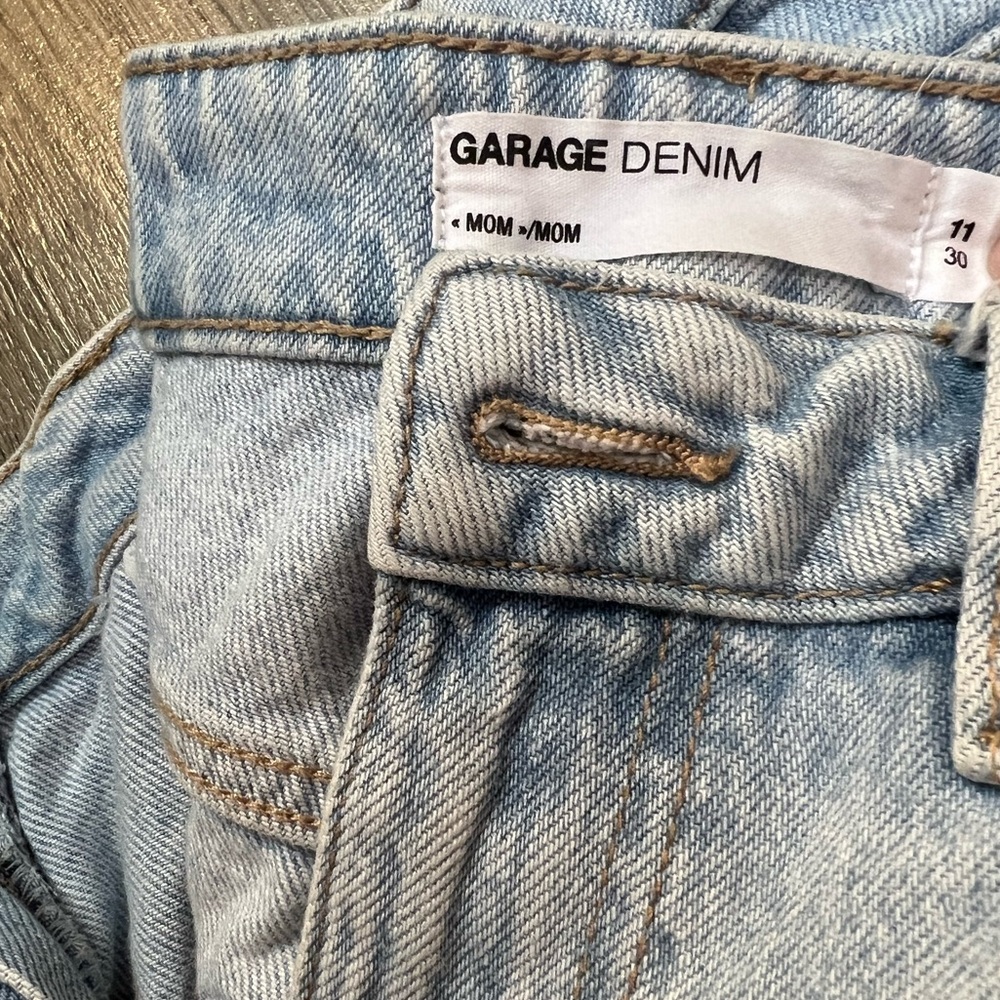 Garage Mom Jeans - Picture 3 of 4